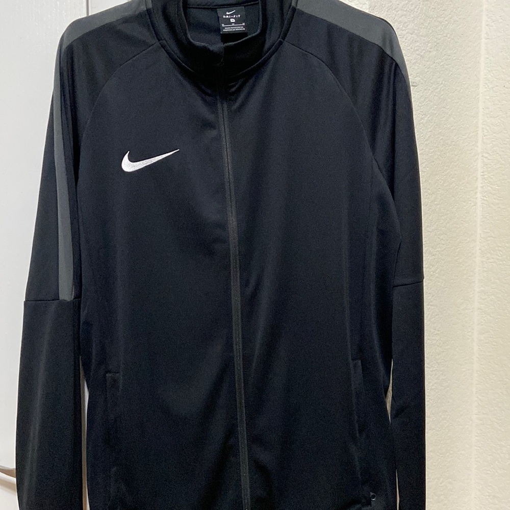 Brand New Nike Men’s Medium Dri-Fit Zip Up Jacket